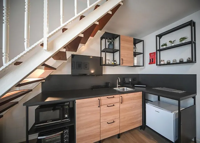 לינה וארוחת בוקר Almarea טרני