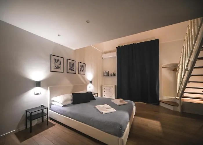 לינה וארוחת בוקר Almarea 4*